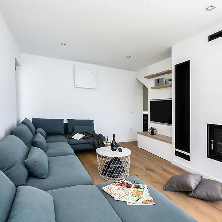 Holiday home Fuxbau *